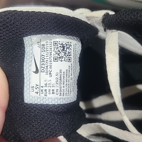 💚🖤Kids Nike Air Max 1, size 4.5🖤💚 - Picture 6 of 7